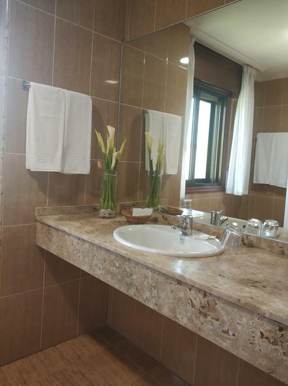 Hotel Avion By Bossh Hotels Vigo Kültér fotó